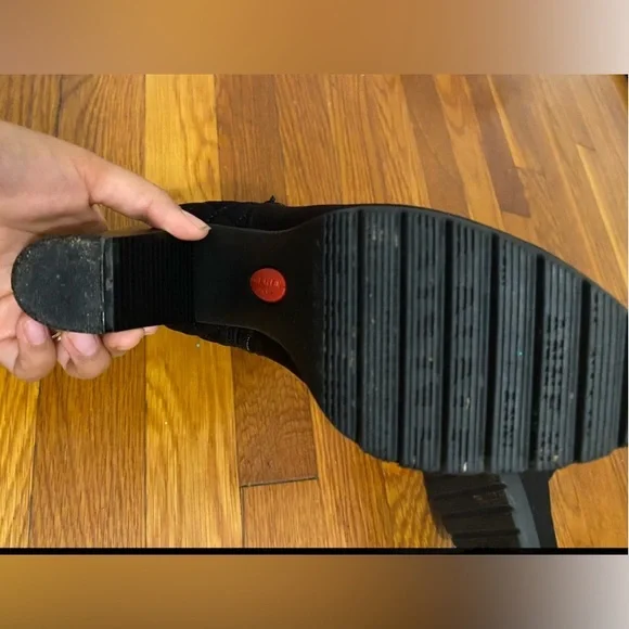 ANNE KLEIN BLACK BOOTIES - Picture 6 of 6